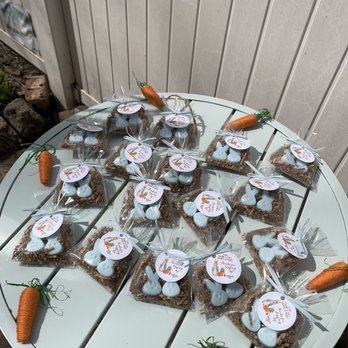 JJ Treat For You - carrots on a table - Desserts Near Me