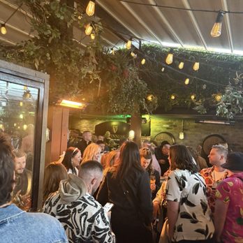 Thirsty Goat - Saturday night crowd - Beer Gardens Near Me - Belfast, BFS Thirsty Goat - Saturday night crowd - Beer Gardens Near Me - Belfast, BFS