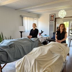 Reiki Energy Healing - Reiki Training, students practice