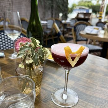 Lunetta All Day - (IG & TT: @takeonefortheroad) - American Near Me - Santa Monica, California Lunetta All Day - (IG & TT: @takeonefortheroad) - American Near Me - Santa Monica, California