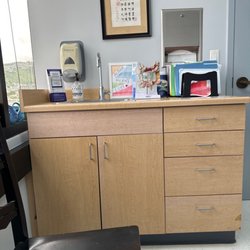 Russell Yang, MD, PhD, FASGE, FACP - One of the examination rooms with sink.