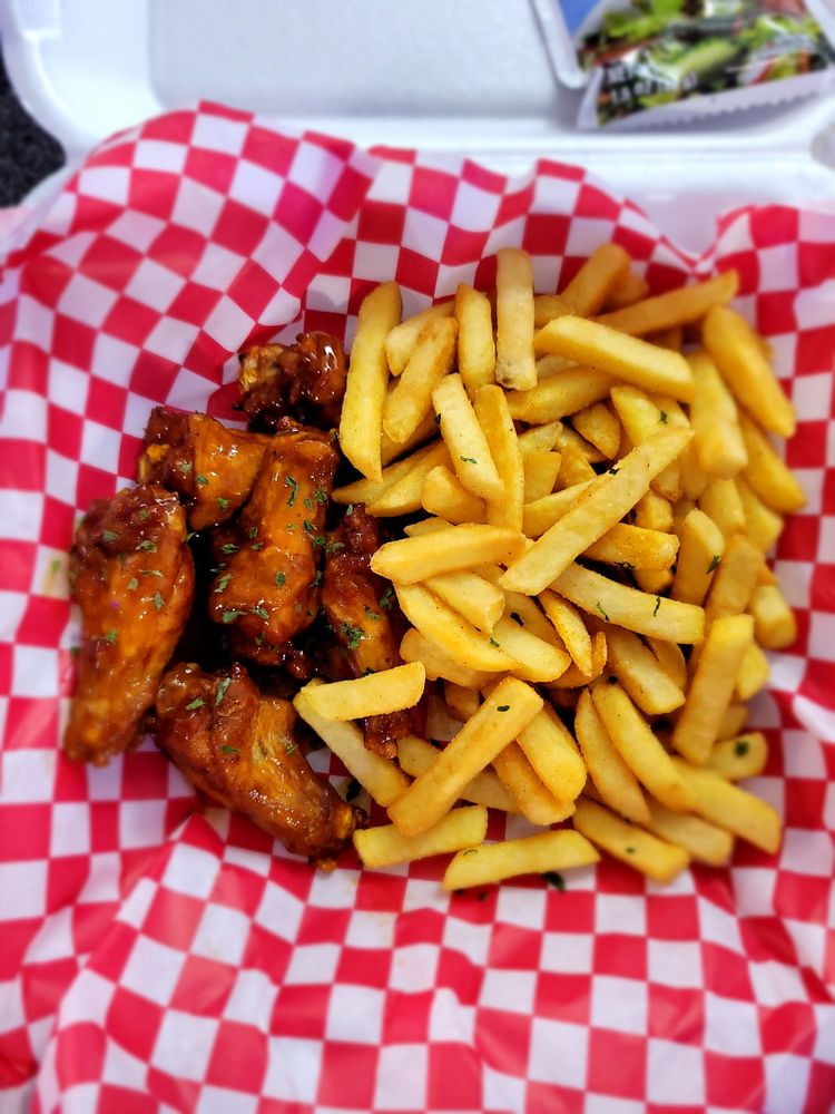 WINGS & DAIQUIRI Updated October 2024 1919 Airport Blvd, Cayce
