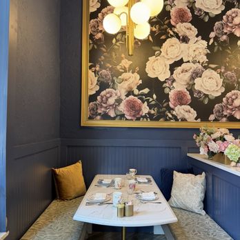Little Hen - Inside - Breakfast & Brunch Near Me - New York, New York Little Hen - Inside - Breakfast & Brunch Near Me - New York, New York