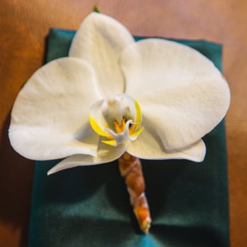 Emlily Floral Designs - Boutonniere - Floral Designers Near Me