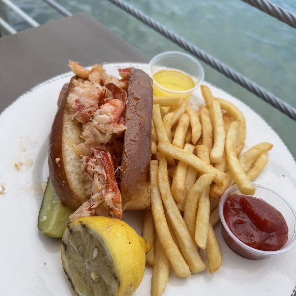 Bluewater Avalon - Lobster roll - Seafood Near Me - Avalon, California Bluewater Avalon - Lobster roll - Seafood Near Me - Avalon, California