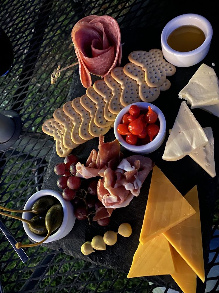 CITY WINE & CIGAR Updated September 2024 11 Photos 111 Victoria