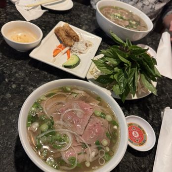 Pho Real Saigon - 2p Pho Rare Steak, Brisket - Tai, Chin 4p Pho Rare Steak, Meatball - Tai, Bo Vien 8a Crispy Egg Rolls - Cha Gio - Vietnamese Near Me - Denver, Colorado