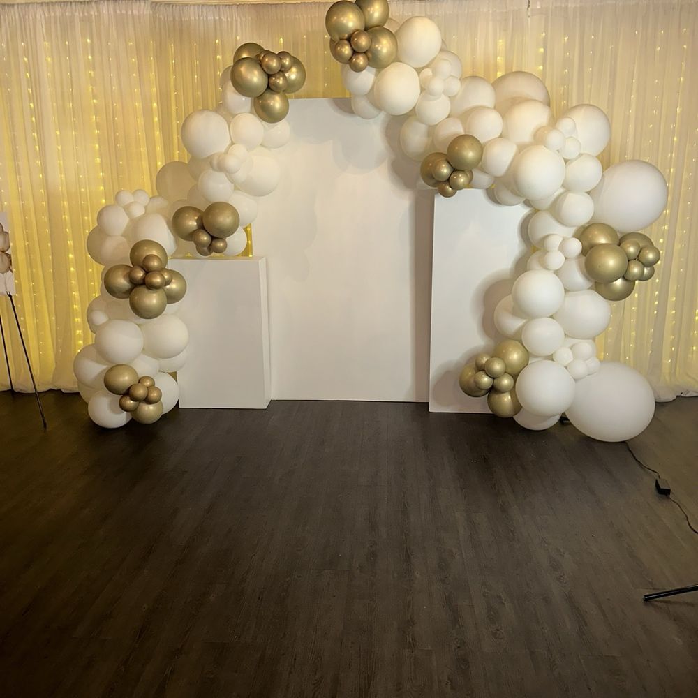 Babies, Brides, Birthdays - Balloon arch prop for photos - Party & Event Planning Near Me - Houston, Texas