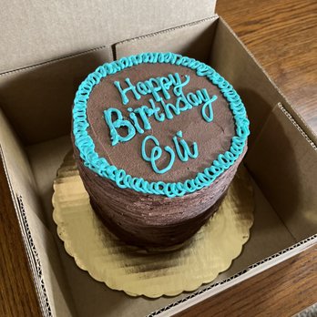 SweetArt - Red velvet cake with chocolate frosting - all completely vegan - Bakeries Near Me - Saint Louis, Missouri