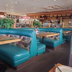Yanna's Cafe - Had two hot roast beef sandwiches deliciousme end my Dad