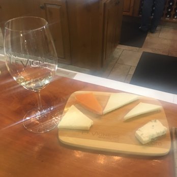 Le Vigne Winery - Cheese flight - Wineries Near Me - Paso Robles, California