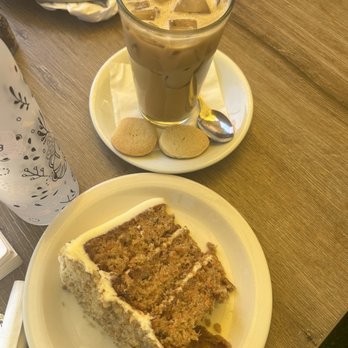 Empire Cafe - Carrot cake with oat milk Caf Latte - Breakfast & Brunch Near Me - Houston, Texas