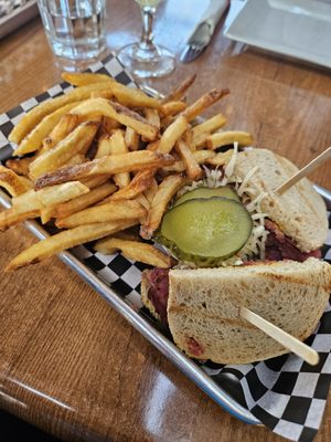 Pub John Michaels by null