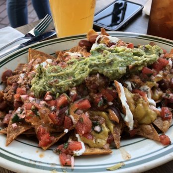 Six Points Pub - Impossible pub nachos - AMAZING - American Near Me - Bloomfield, New Jersey
