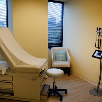 Siavash Sobhani, MD PC - One of the Exam Rooms - Internal Medicine Near Me - Vienna, Virginia Siavash Sobhani, MD PC - One of the Exam Rooms - Internal Medicine Near Me - Vienna, Virginia