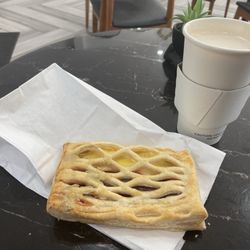 Chai Latte & Pastry