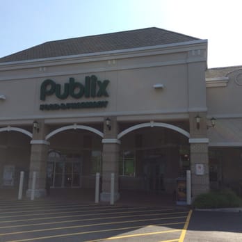 Publix - the front of a publix store - Grocery Near Me - Braselton, Georgia