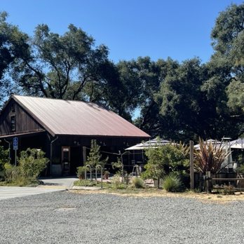 Horse & Plow - Wine Tasting Room Near Me - Sebastopol, California