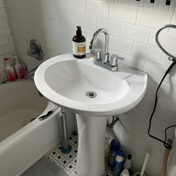 Yury Kuzmin - Old outdated bathroom sink - Plumbing Near Me Yury Kuzmin - Old outdated bathroom sink - Plumbing Near Me