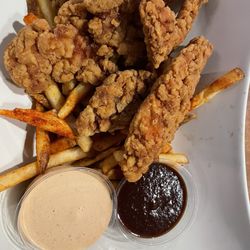 Sammy's Beach Bar & Grill - Chicken fingers