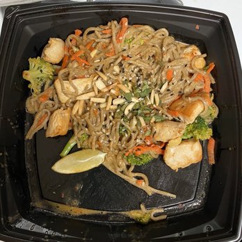BJ's Restaurant & Brewhouse - Enlightened Spicy Peanut Chicken With Soba Noodles - New American Near Me - El Paso, Texas BJ's Restaurant & Brewhouse - Enlightened Spicy Peanut Chicken With Soba Noodles - New American Near Me - El Paso, Texas