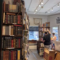 Crescent City Books