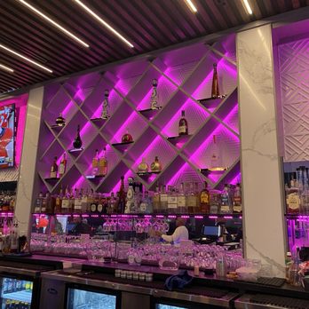 Pure Social Bar & Grill - Great bar selections - Sports Bars Near Me - Richardson, Texas