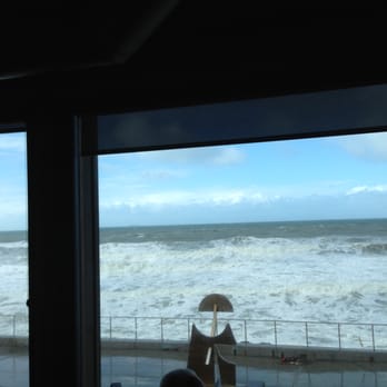 Moonraker Restaurant - The view of the Pacific Ocean at Moonraker Restaurant in Pacifica. - New American Near Me - Pacifica, California