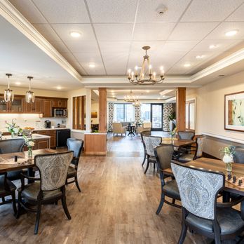 The Lakes at Stillwater - Memory Care Dining - Assisted Living Facilities Near Me - Stillwater, Minnesota The Lakes at Stillwater - Memory Care Dining - Assisted Living Facilities Near Me - Stillwater, Minnesota