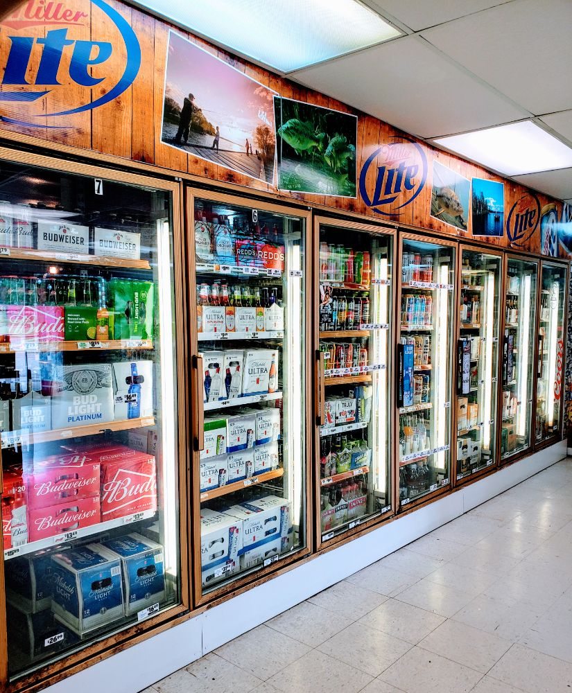 Kilo's Discount Beverage Store Logo