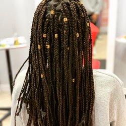 LaVish Hairsalon & Spa - Box braids