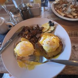 Classic Eggs Benny Classic Eggs Benny