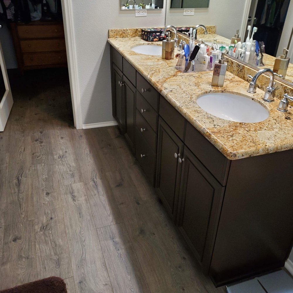 Ferguson Flooring - Completed bathroom and closet. - Flooring Near Me - Hemet, California Ferguson Flooring - Completed bathroom and closet. - Flooring Near Me - Hemet, California