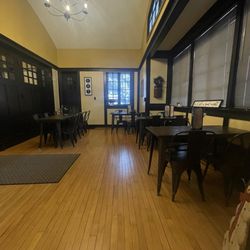 Cafe Grace - Side room (too many people in main)