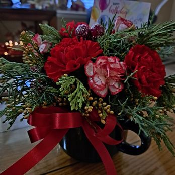 Belinda's Blooms - Complimentary arrangement - Florists Near Me - Wilder, Idaho