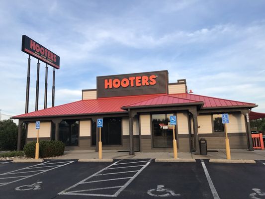 Hooters by null