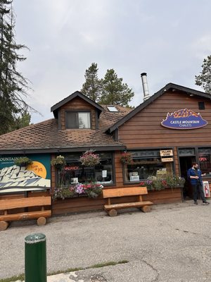 Castle Mountain Chalets by null