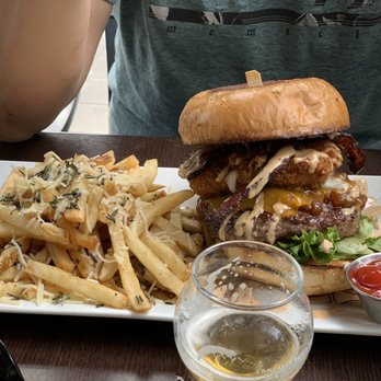 Batch - Batch Attack Burger Truffle Fries w/ Truffle Fries paired w/ a Funky Buddha Floridian/Hefeweizen. - American Near Me - Miami, Florida Batch - Batch Attack Burger Truffle Fries w/ Truffle Fries paired w/ a Funky Buddha Floridian/Hefeweizen. - American Near Me - Miami, Florida