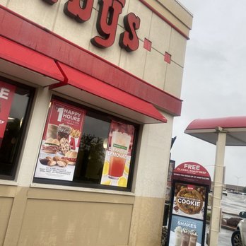 Arby's Roast Beef Restaurant - the outside of the restaurant - Fast Food Near Me - Monaca, Pennsylvania