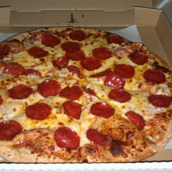 Red Maple Pizza - Large Pepperoni - Pizza Near Me - Moreno Valley, California