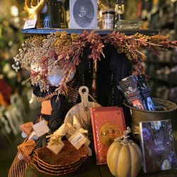 The Black Veil Studio - Cool items
