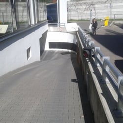 ibis Styles Aalen - If you stay at the Ibis Aalen , get the tiniest car you can find.  Otherwise  you will NEVER be able to safely exit their garage.