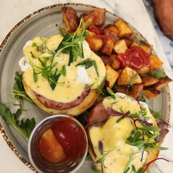 The Corner - Traditional eggs benedict - Breakfast & Brunch Near Me - Glendale, California