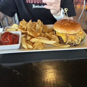Game On Bar & Grill - Smash Burger n Fries - Sports Bars Near Me - Leander, Texas