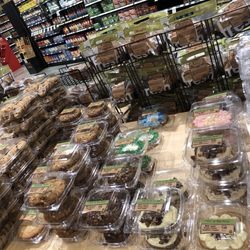 Hen House Supermarkets - Bakery