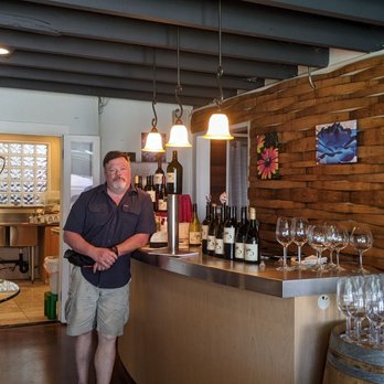 Abbe Vineyard Winery - A very knowledgeable but not pretentious owner :-) - Wine Tasting Room Near Me - Federal Way, Washington
