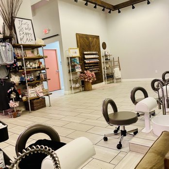Polish Room Nail Bar - Cleanliness all over - Nail Salons Near Me - St. Louis, Missouri