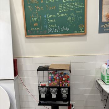 Cubby's - Burgers special - Burgers Near Me - Manhattan, New York