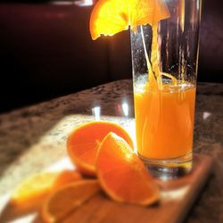L'Arôme Café Bistro - Pour bien commencer l'année Venez déjeuner avec nous  NOUS SOMMES OUVERTS ! Jus d'orange fraîchement pressé 7h a 14h, jeudi au lundi
