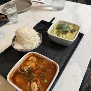 Wawa Thai Food - Lunch special green curry with chicken and Tom Yum soup with shrimp - Thai Near Me - Oakland, California Wawa Thai Food - Lunch special green curry with chicken and Tom Yum soup with shrimp - Thai Near Me - Oakland, California